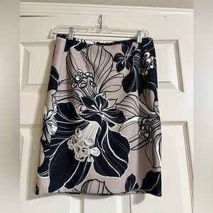 Calvin Klein Beige & Black Women’s Skirt-Size 4 Petite-NWT